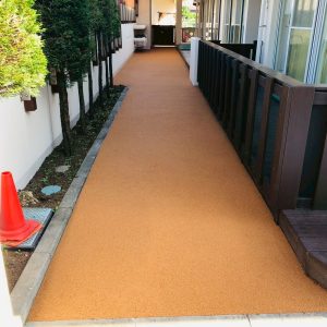 あきる野市　さくらぎ保育園　ウッドデッキ